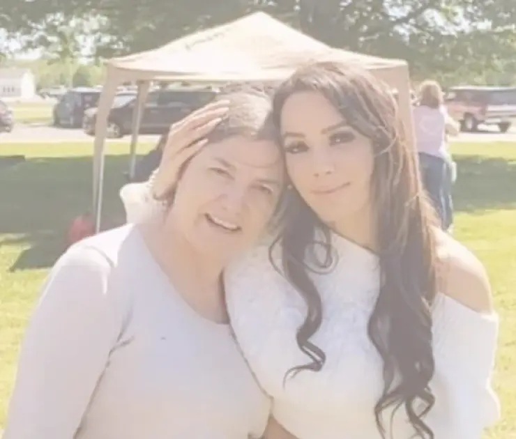 Eva R. and her mother, who she supported after Huntington’s disease (HD) diagnosis. 